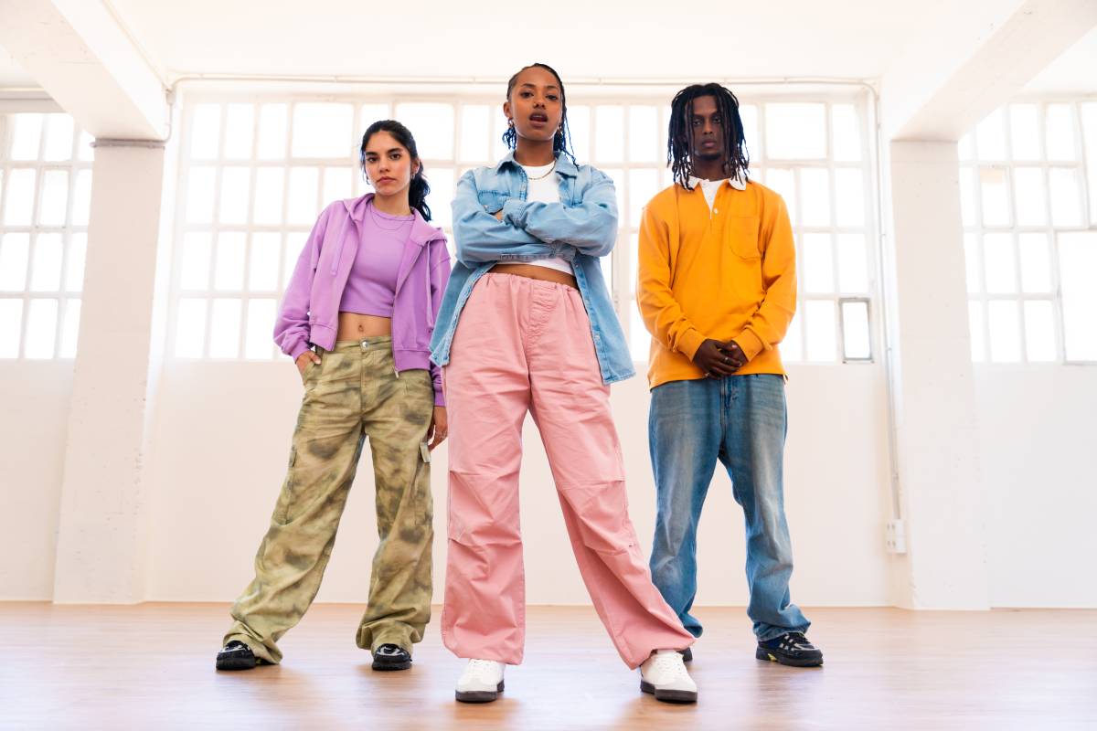 young-group-of-multiethnic-hip-hop-dancers-dancing-2024-08-28-19-20-59-utc (2)